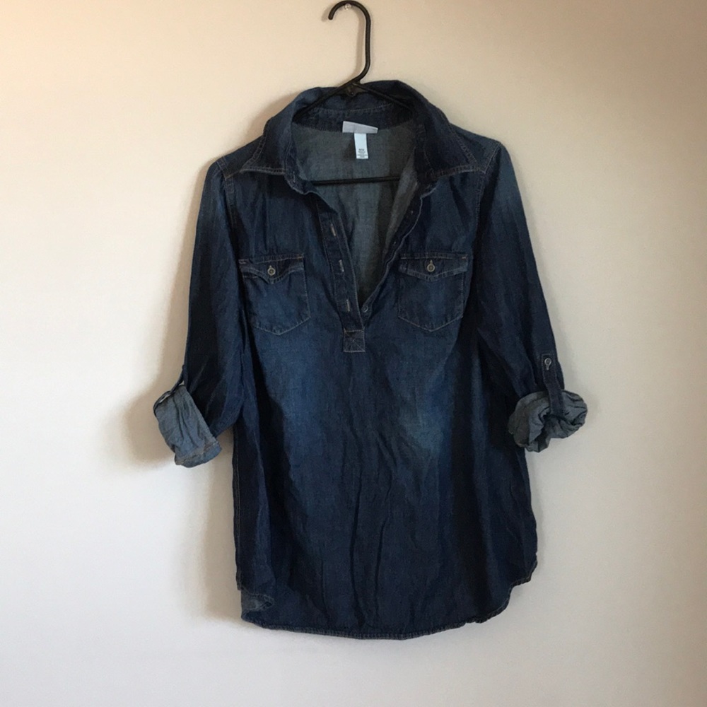Liz Lange maternity top